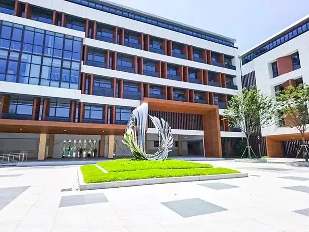 Sekolah Struktur Keluli Ringan