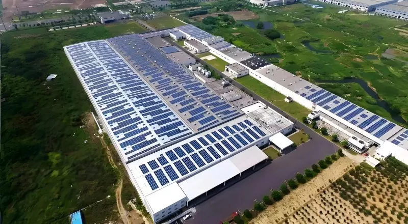 Pembinaan Keluli Gudang Bersepadu PV