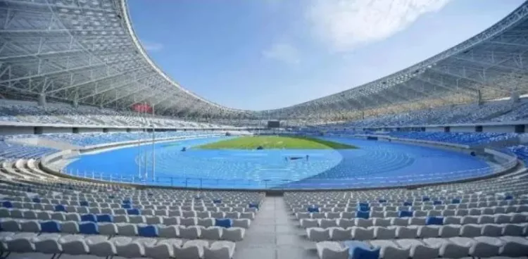 Stadium Pusat Sukan Reka Bentuk Keluli