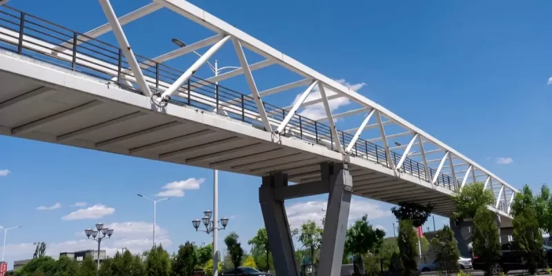 Pembinaan Jejantas Bandar Struktur Keluli